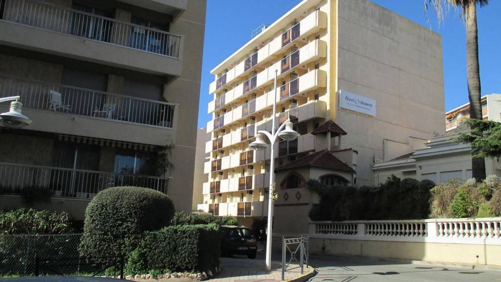 Promenade Des Bains Apartment Saint-Raphaël الغرفة الصورة